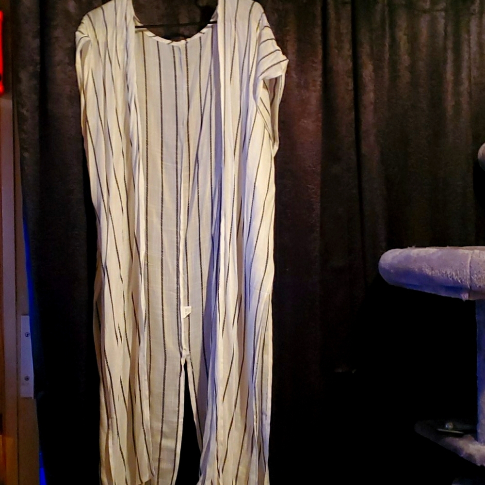Long sleeveless cardigan